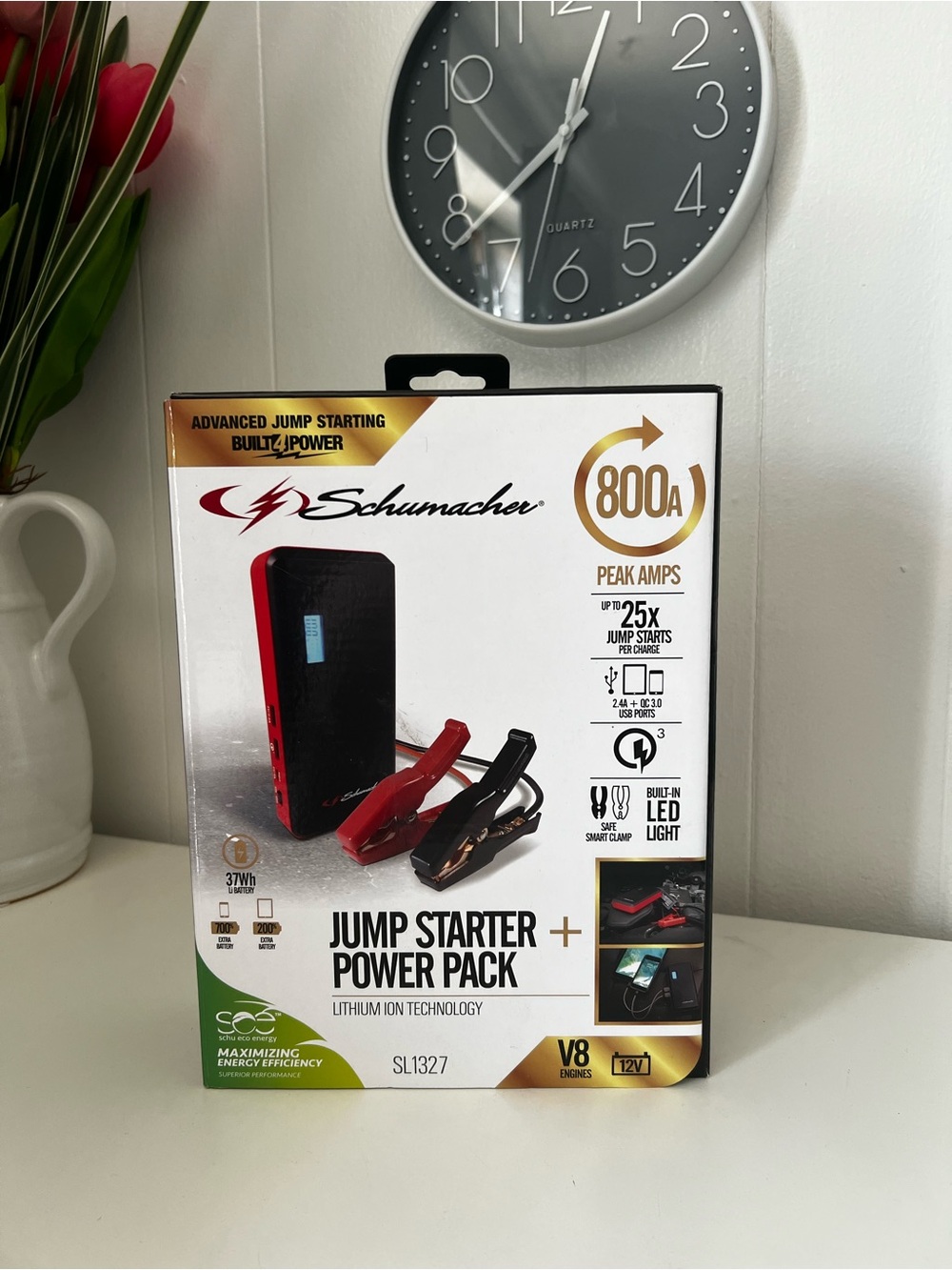 Schumacher Electric SL1327 800-amp lithium-ion jump starter and power pack
